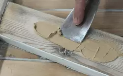Utiliser un enduit à bois